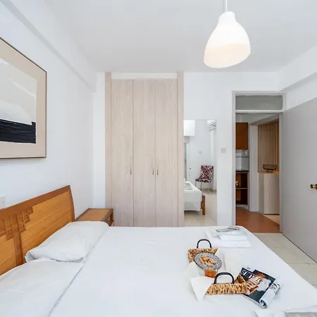 Seafront 1 Bedroom Flat * リマソール