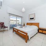 Seafront 1 Bedroom Flat *