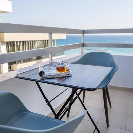 Apartment Seafront 1 Bedroom Flat *